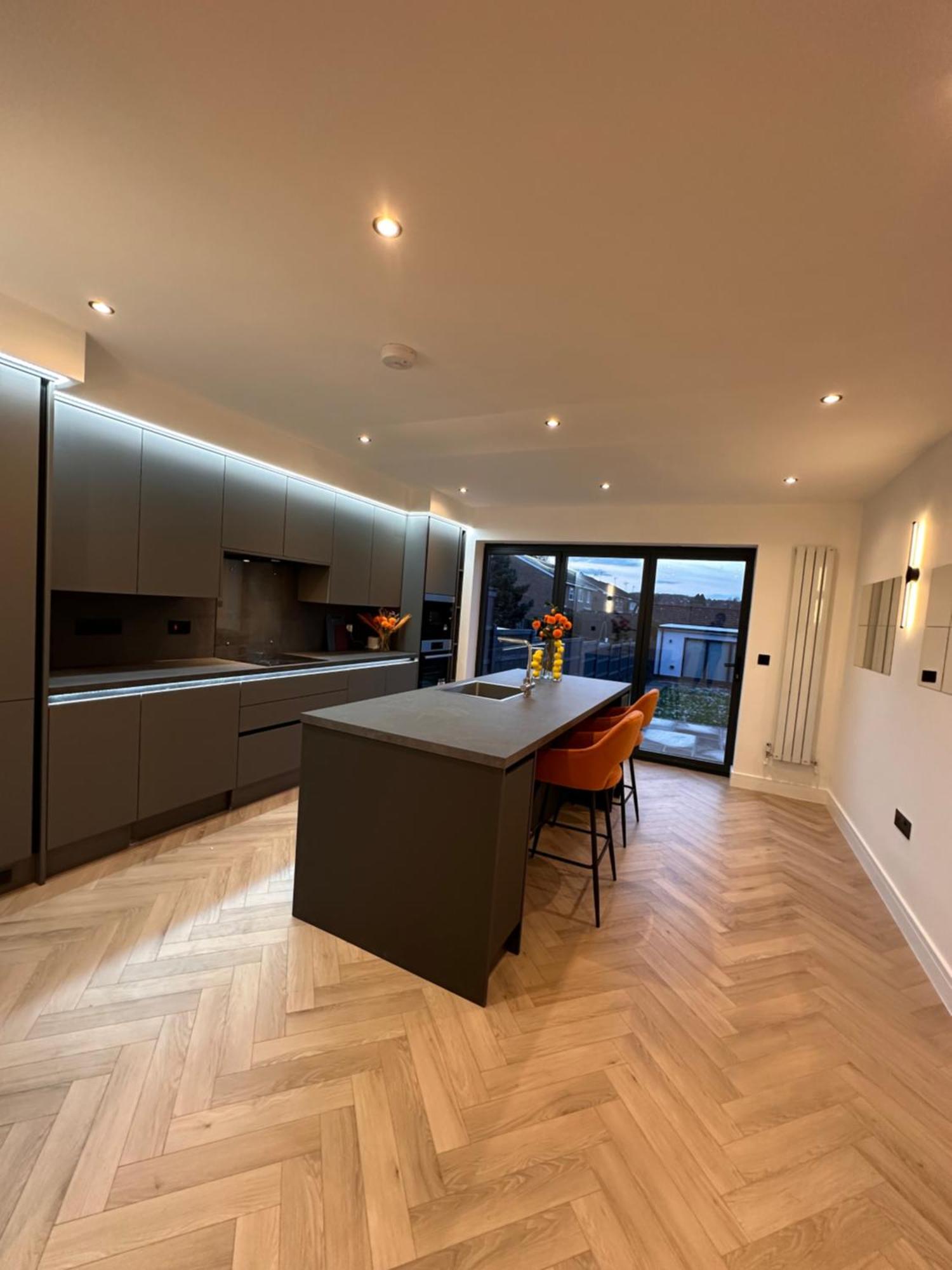 R5 - Luxury Private Ensuite Self-Contained Room - Newly Renovated Halesowen Exterior photo